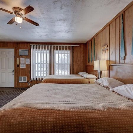 Okoboji Lodge Spirit Lake Экстерьер фото