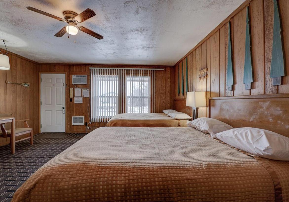 Okoboji Lodge Spirit Lake Экстерьер фото